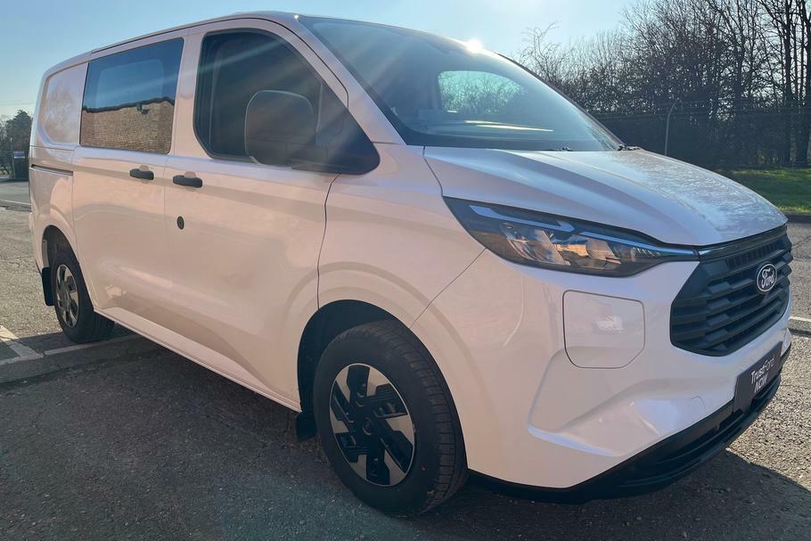 Ford Transit Custom 320 Trend L1 Swb Double Cab In Van Fwd 2.5 Ph White