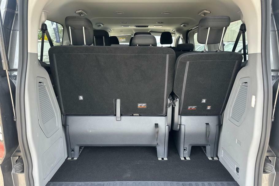 Ford Tourneo Custom 320 Titanium L1 Swb 9 Seat Minibus Fwd 2.0 Ecoblue #4