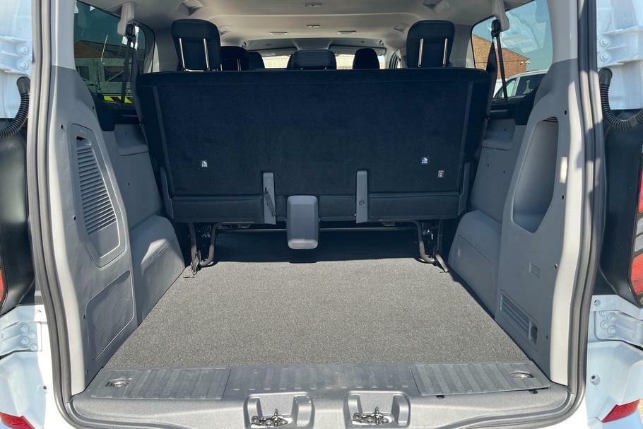 Ford Transit Custom 340 Limited L2 Lwb 9 Seat Kombi Fwd 2.5 Phev 232Ps WP75COH White #4