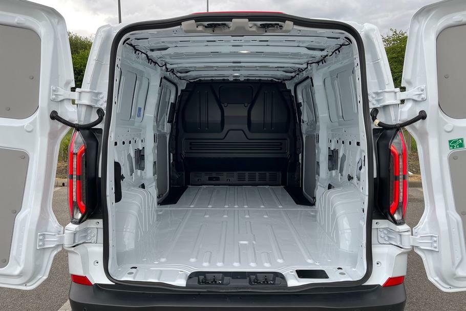 Ford Transit Custom 320 Trend L2 Lwb Rwd 100Kw 65Kwh Low Roof HT74EJG White #6