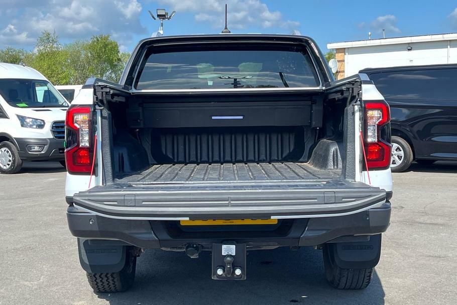 Ford Ranger Wildtrak 2.0 Ecoblue 205 Double Cab Pick Up YO73VUD White #6