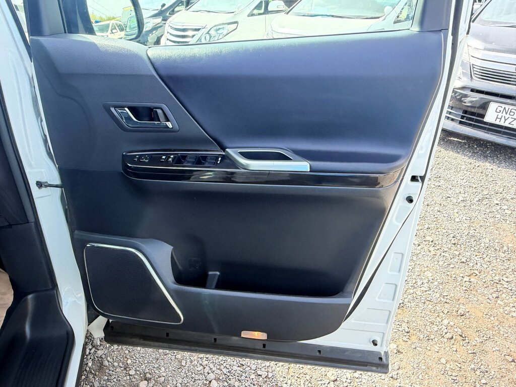 Toyota Vellfire 6 Hybrids Available Black #21