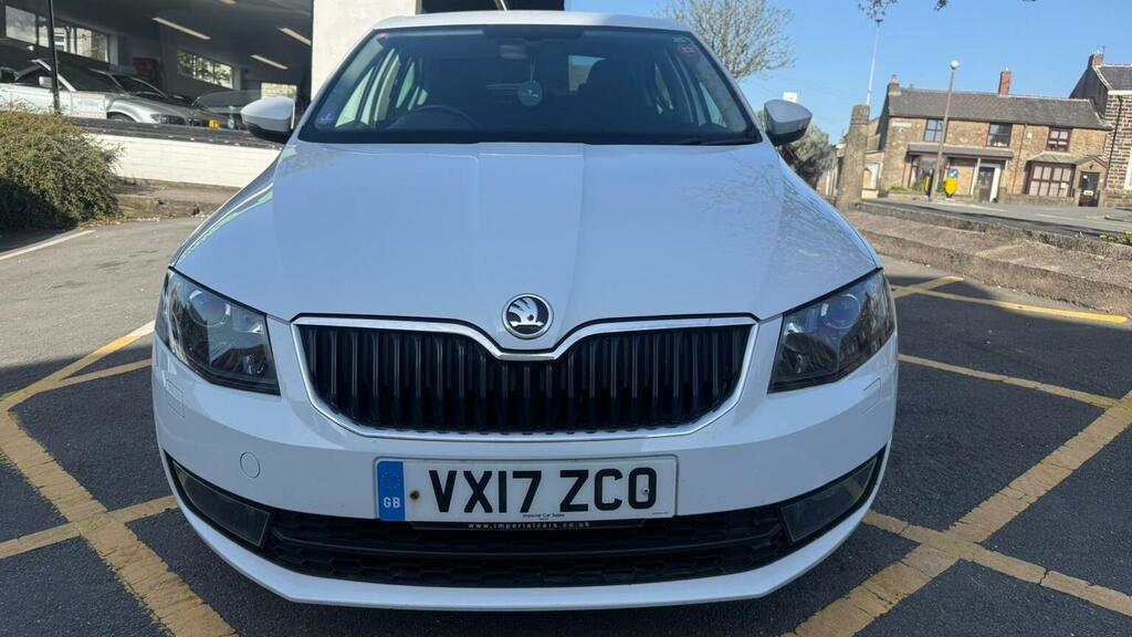Skoda Octavia Hatchback 1.4 Tsi Se Sport Euro 6 Ss 2017 VX17ZCO White #5