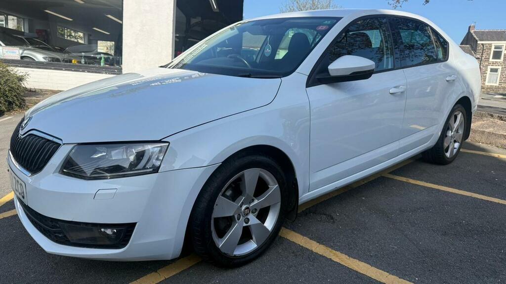 Skoda Octavia Hatchback 1.4 Tsi Se Sport Euro 6 Ss 2017 VX17ZCO White #3
