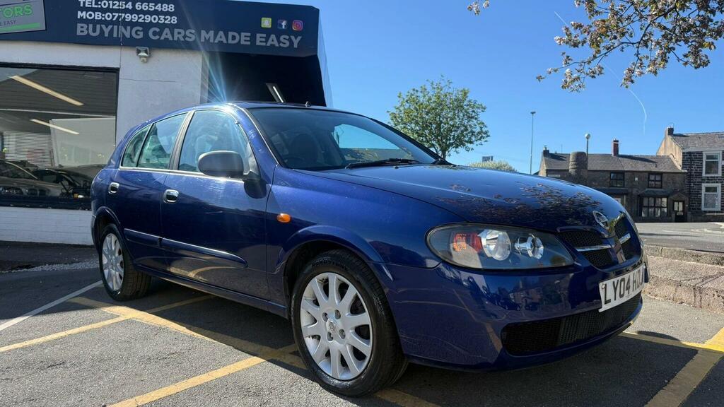 Nissan Almera Hatchback Black #4