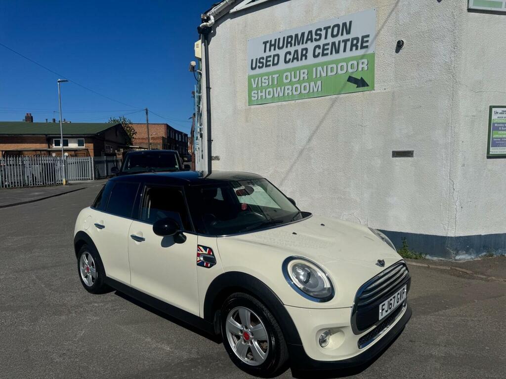 Mini Hatch Hatchback 1.5C Classic Hatchback Steptr White