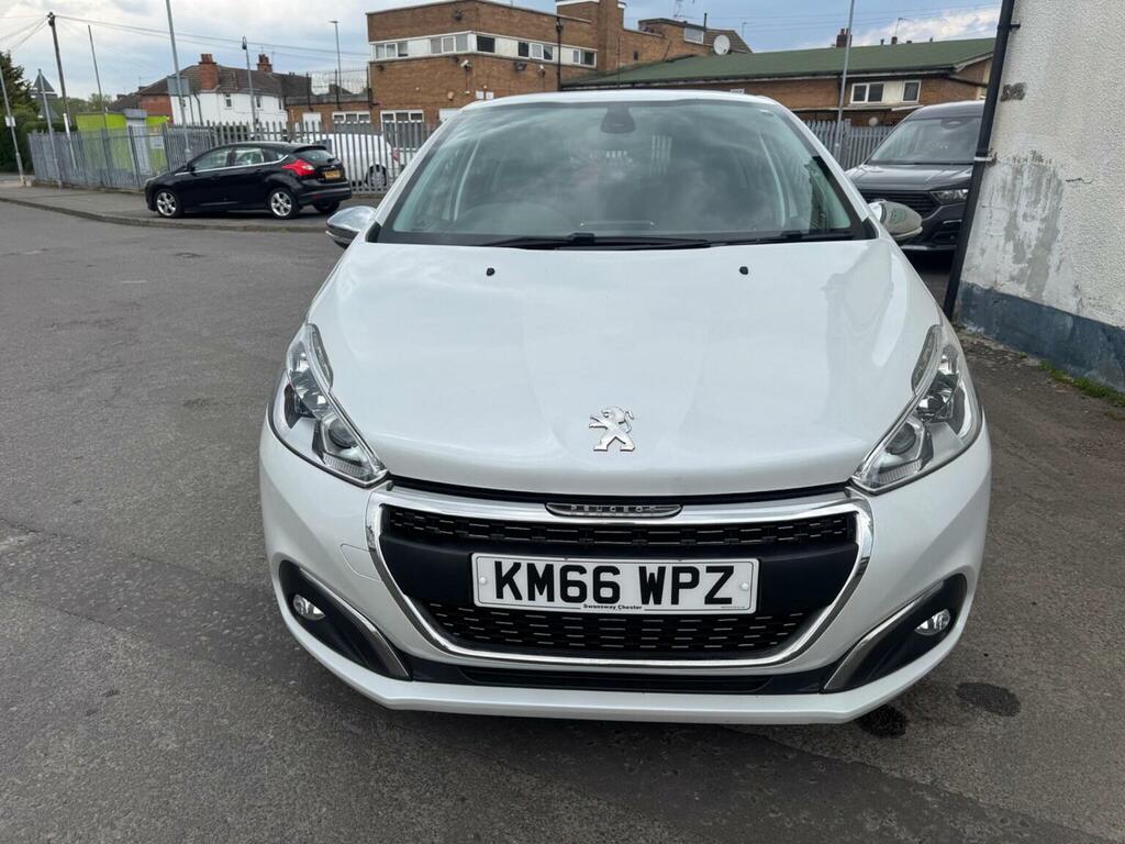 Peugeot 208 Hatchback 1.2 Puretech Allure Euro 6 201666 KM66WPZ White #2