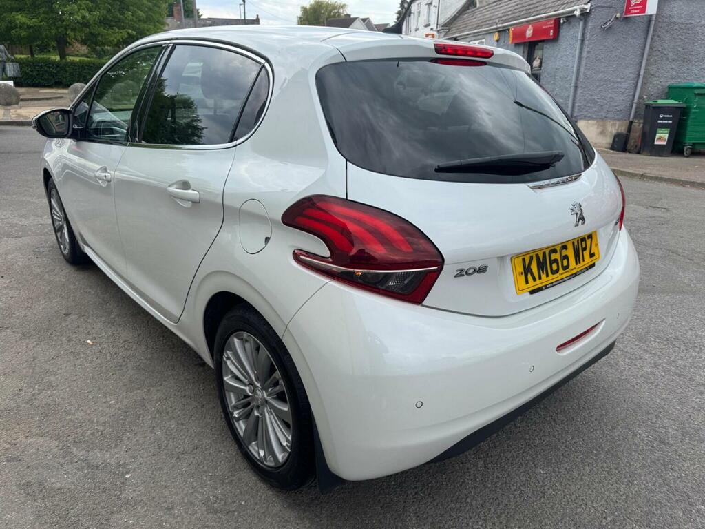Peugeot 208 Hatchback 1.2 Puretech Allure Euro 6 201666 KM66WPZ White #4