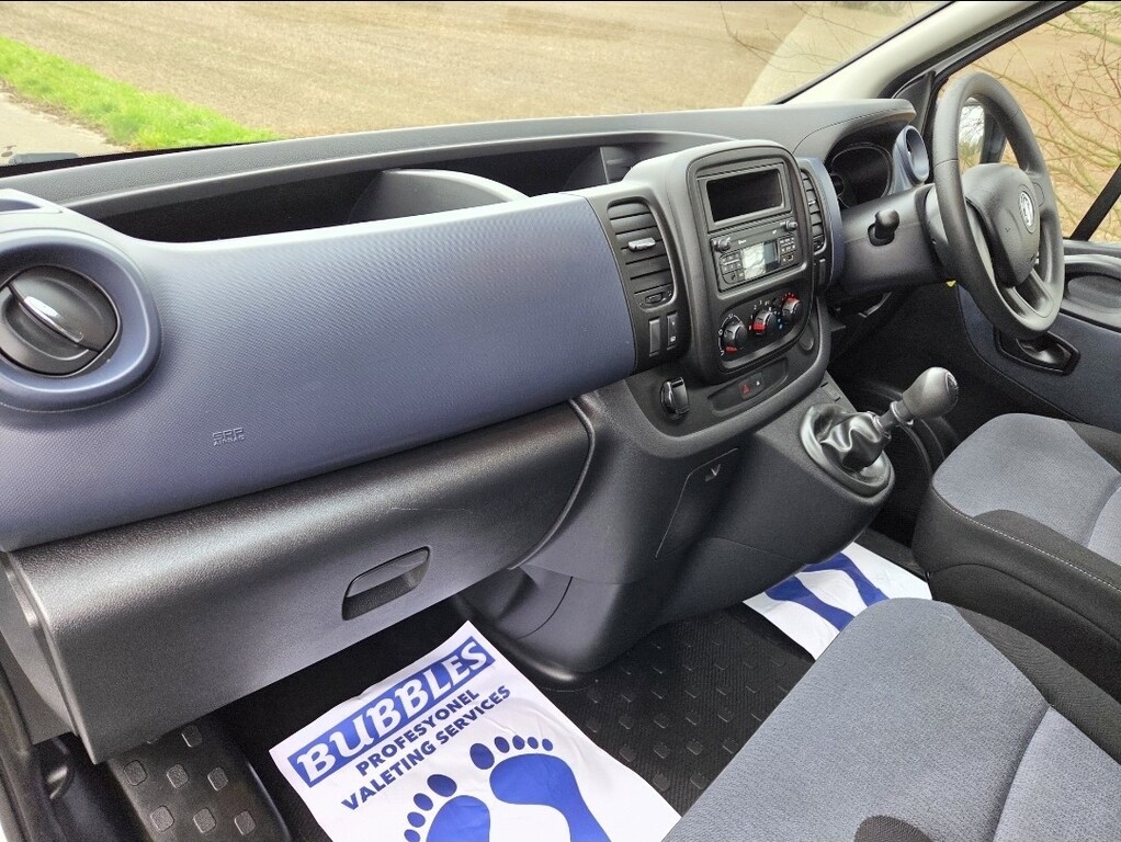 Vauxhall Vivaro Panel Van 1.6 Cdti 2900 2018 FH18URR White #6