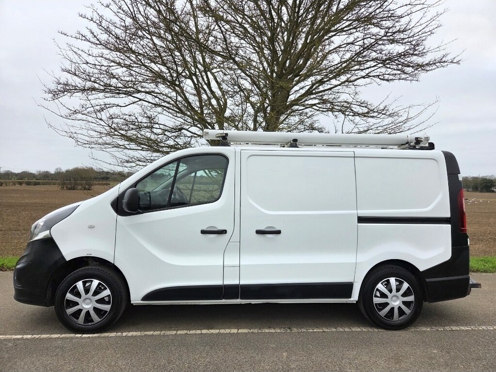 Vauxhall Vivaro Panel Van 1.6 Cdti 2900 2018 FH18URR White #2