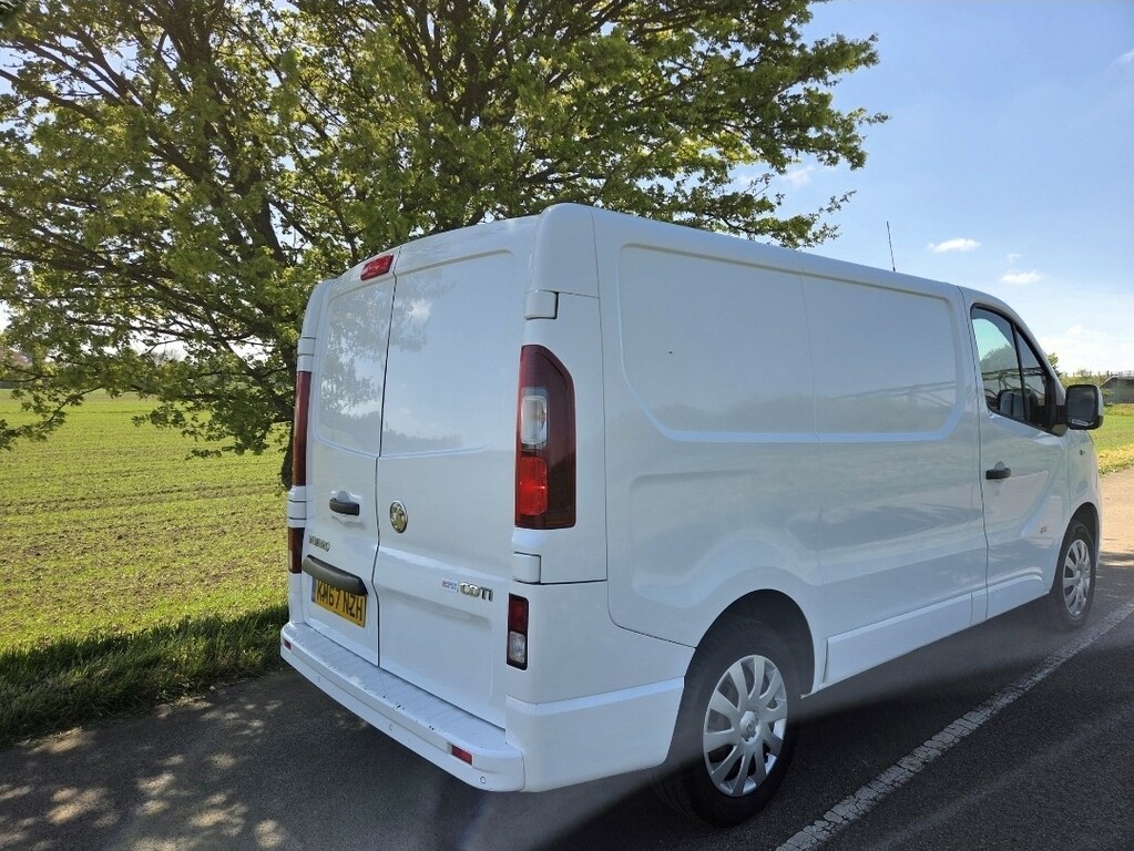 Vauxhall Vivaro Panel Van 1.6 Cdti 2700 Sportive 2018 KM67NZH White #3