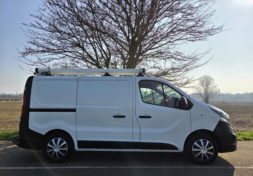 Vauxhall Vivaro Panel Van 1.6 Cdti 2900 2018 FJ18YPT White #2