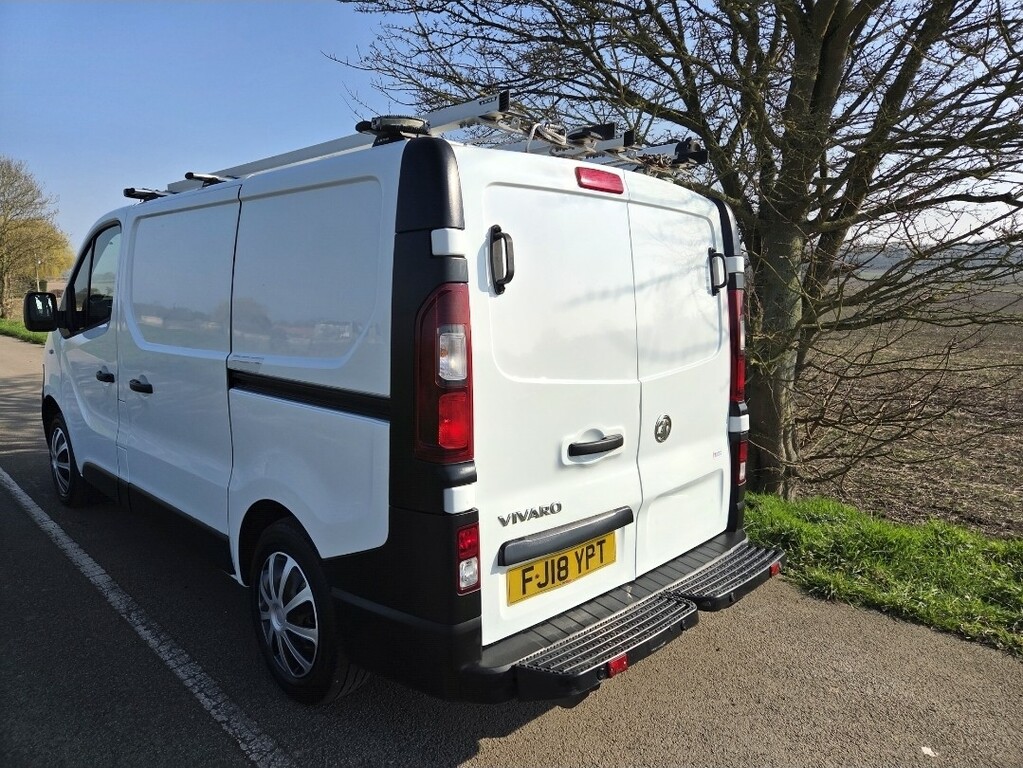 Vauxhall Vivaro Panel Van 1.6 Cdti 2900 2018 FJ18YPT White #5