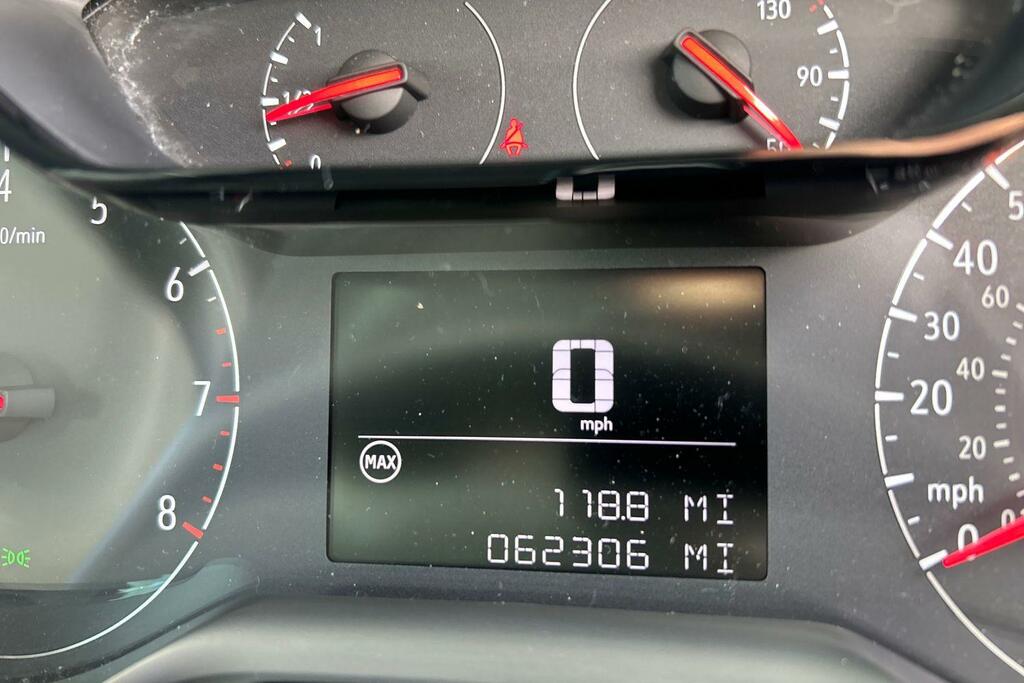 Vauxhall Crossland X Vauxhall Crossland X 1.2 Griffin Suv DN70YSV Orange #4