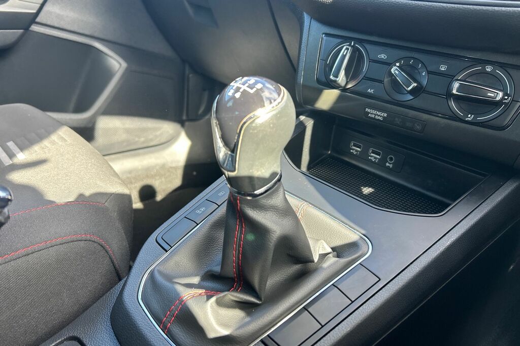 Seat Ibiza Seat Ibiza 1.0 Mpi Fr Hatchback Manu... NH19DKE #6