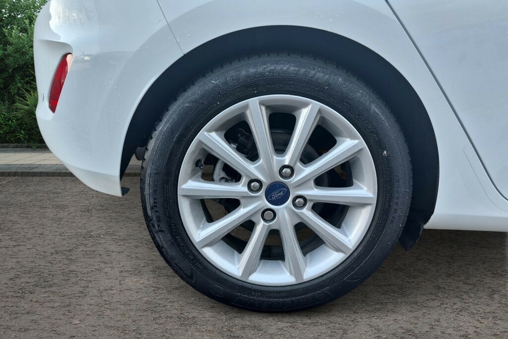 Ford Fiesta Ford Fiesta 1.0T Ecoboost Titanium Hatchback 5D... SD67BYA White #3