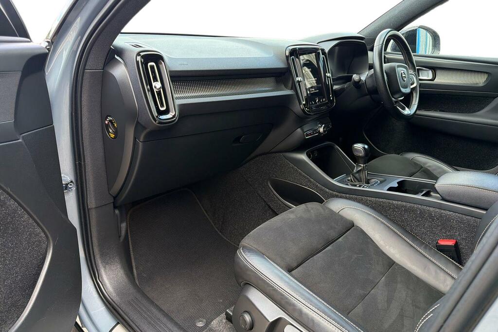 Volvo XC40 Volvo Xc40 1.5 T3 R Design Pro Suv M... #5