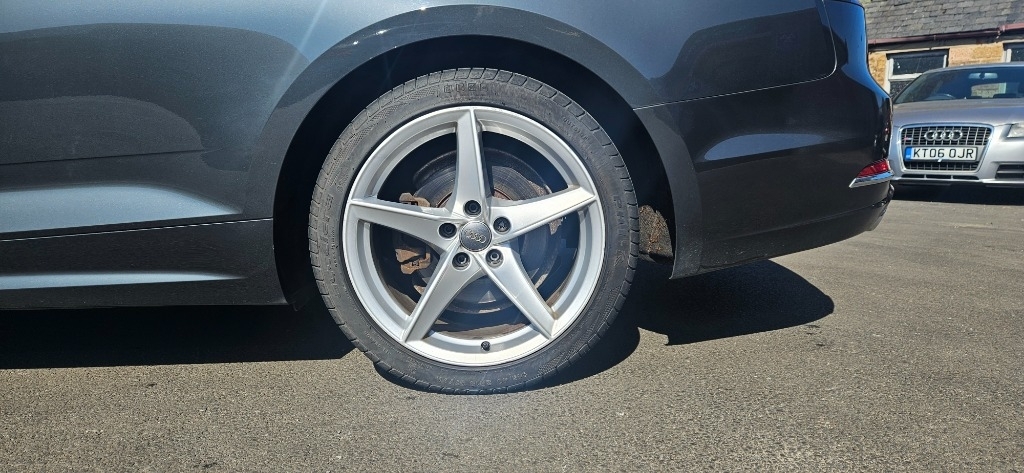 Audi A5 Audi A5 Coupe 2.0 Tdi 40 Sport Coupe Grey #3