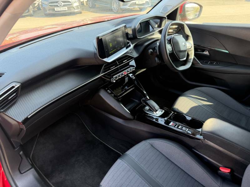 Peugeot 2008 1.2 Puretech 130 Allure Premium Eat8 - 2021 2 LS21ZBC Red #4