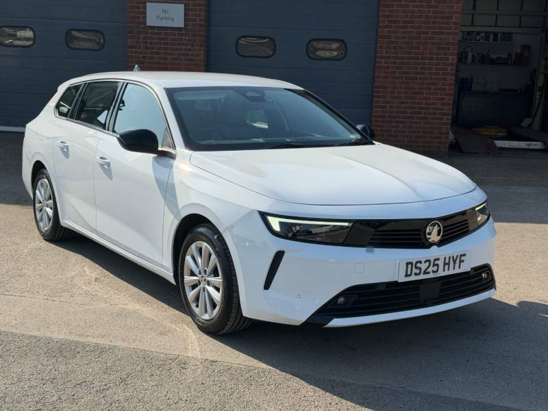 Vauxhall Astra 1.2 Turbo 130 Design - 2025 25 White