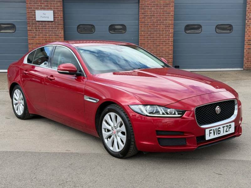 Jaguar XE 2.0D Portfolio - 2016 16 Red