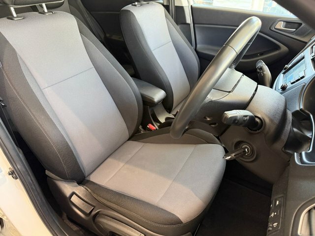 Hyundai I20 2020 1.2 Premium Nav Hatchback E DG20LHF White #4