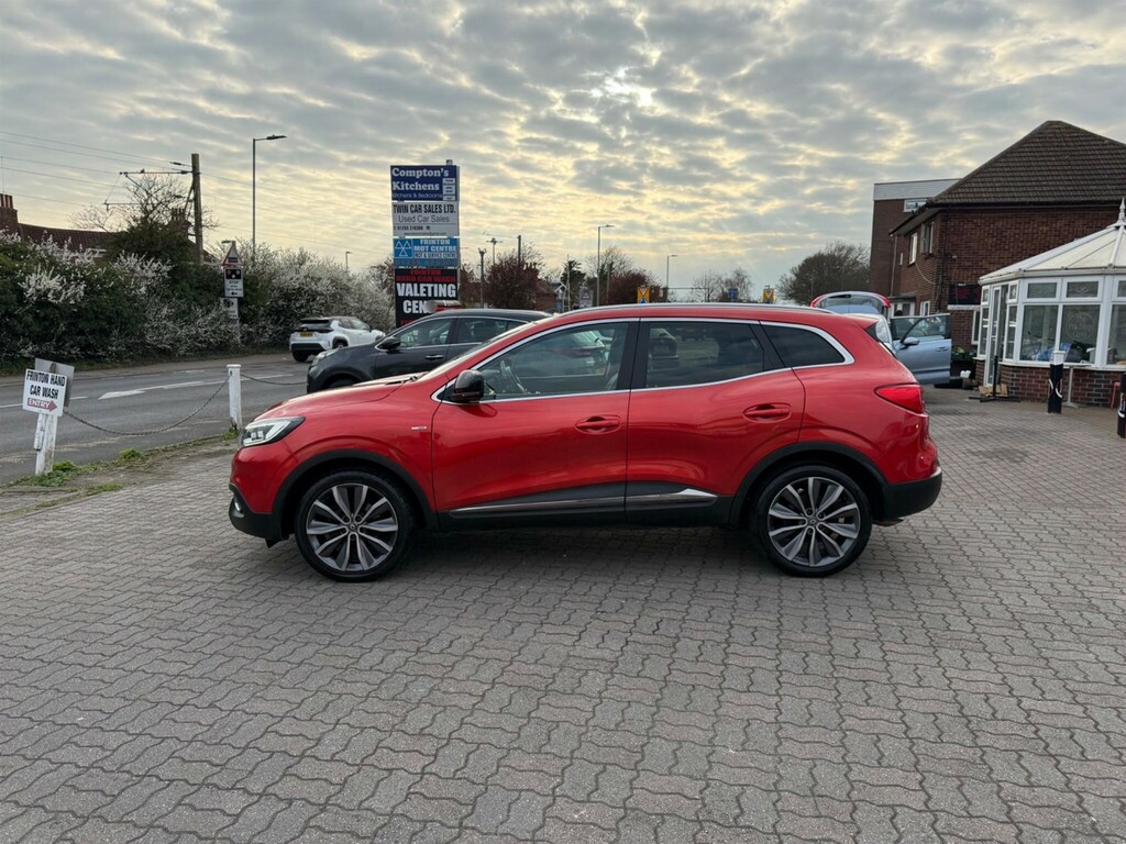 Renault Kadjar 1.5 Dci Signature Nav Euro 6 Ss NV65XUG Red #5