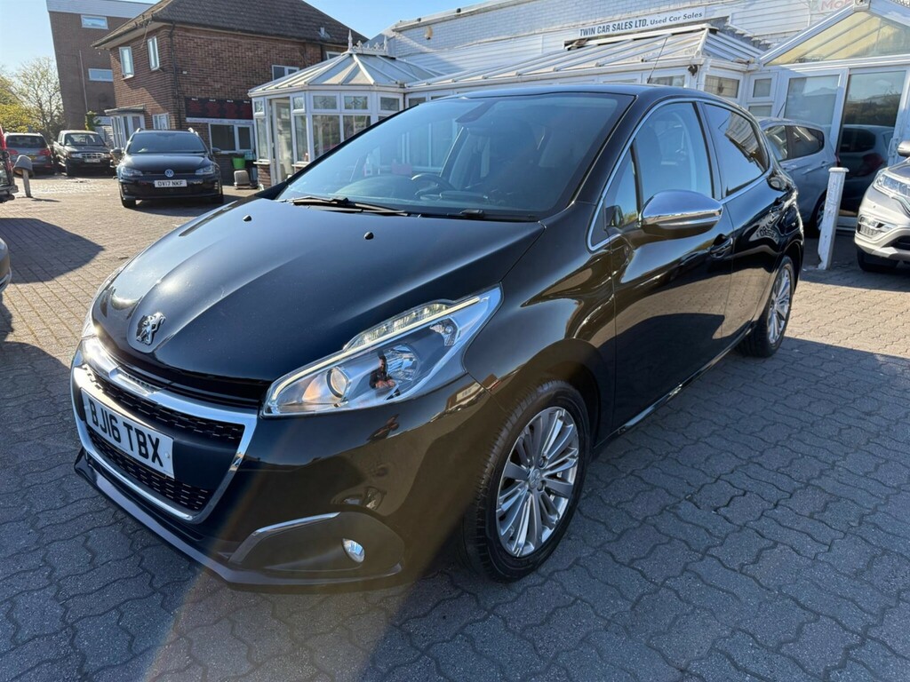 Peugeot 208 1.2 Puretech Allure Euro 6 Black #4