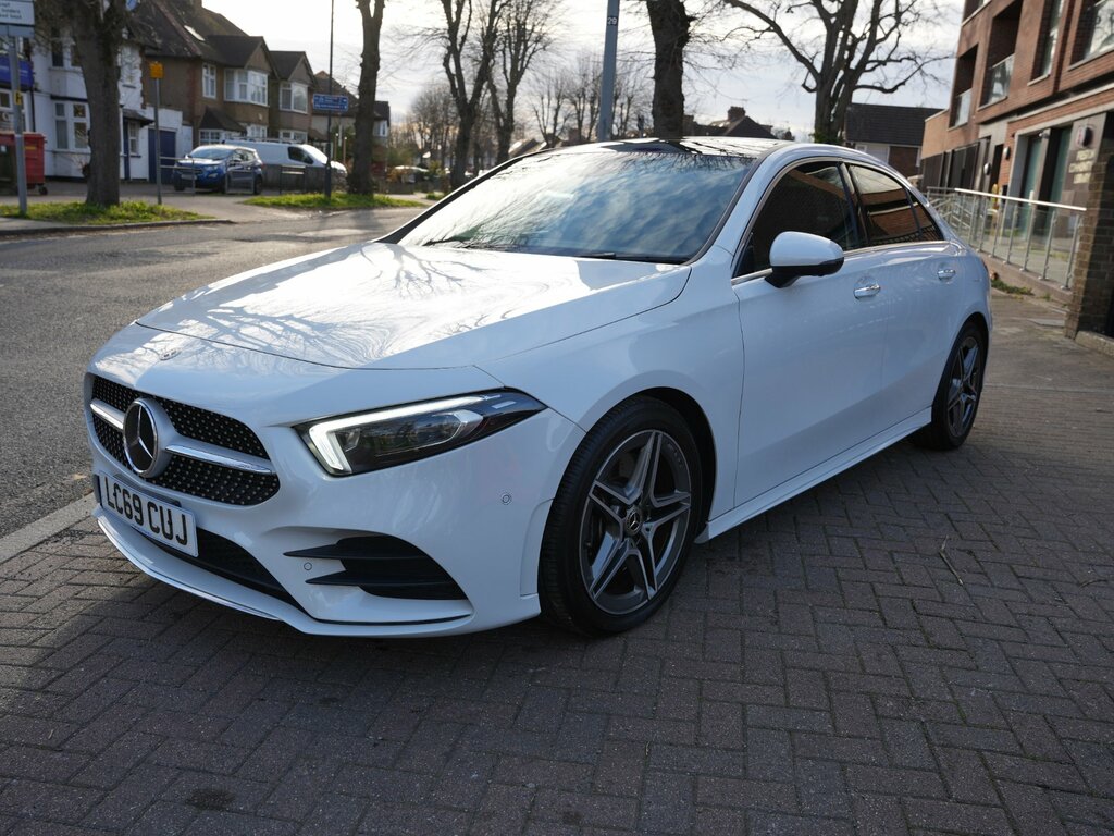 Mercedes-Benz A Class 2.0 A250 Amg Line Premium Plus Hatchback Pet White #2