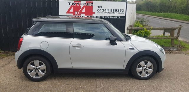 Mini Hatch 1.5 Cooper Classic Hatchback Steptronic H1KPO Silver #2