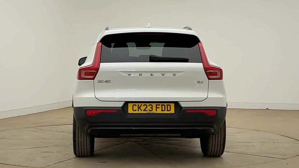 Volvo XC40 Ultimate, B4 Mild Hybrid, Dark CK23FDD White #4
