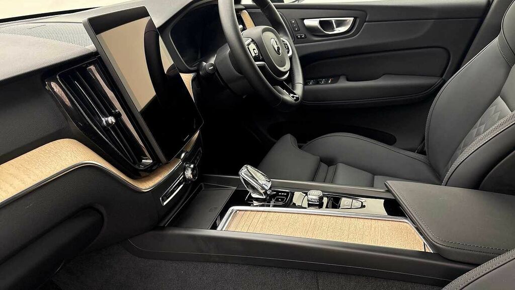 Volvo XC60 Plus, B5 Awd Mild Hybrid, Dark RF25AXG  #6