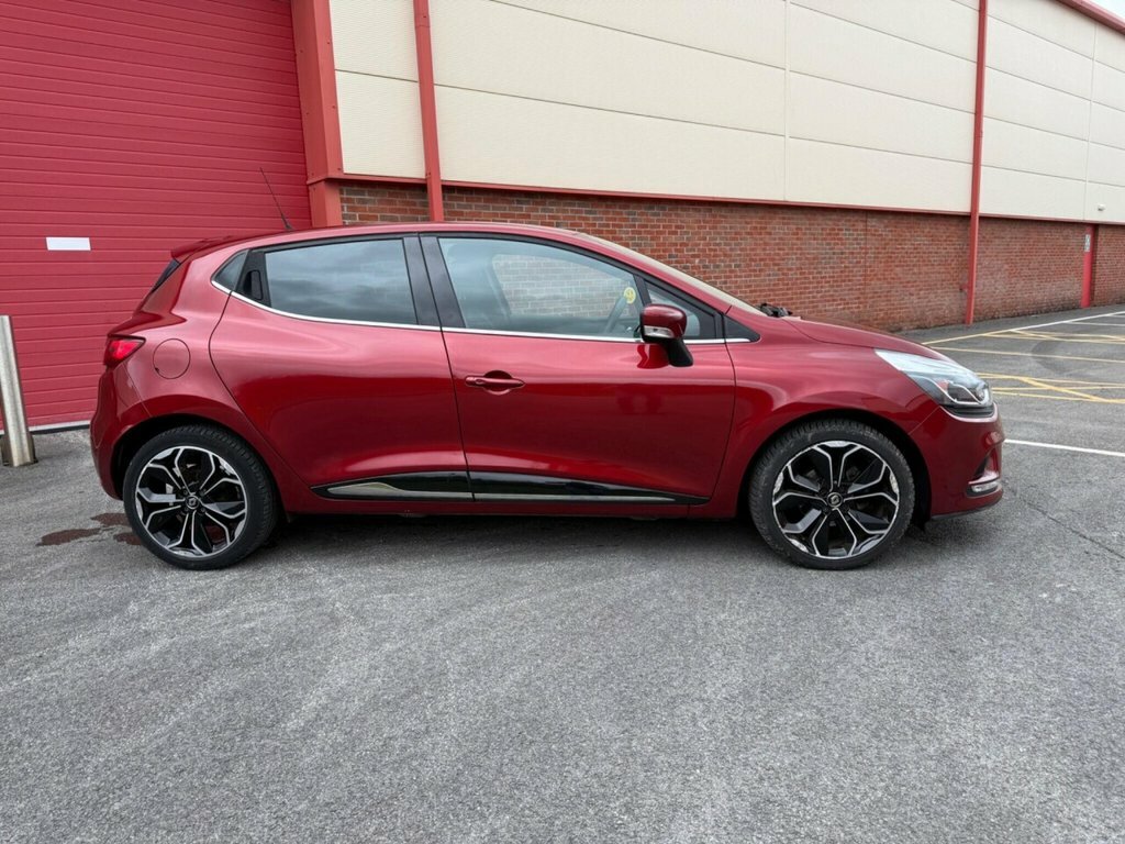 Renault Clio Hatchback ND19XHL Red #4