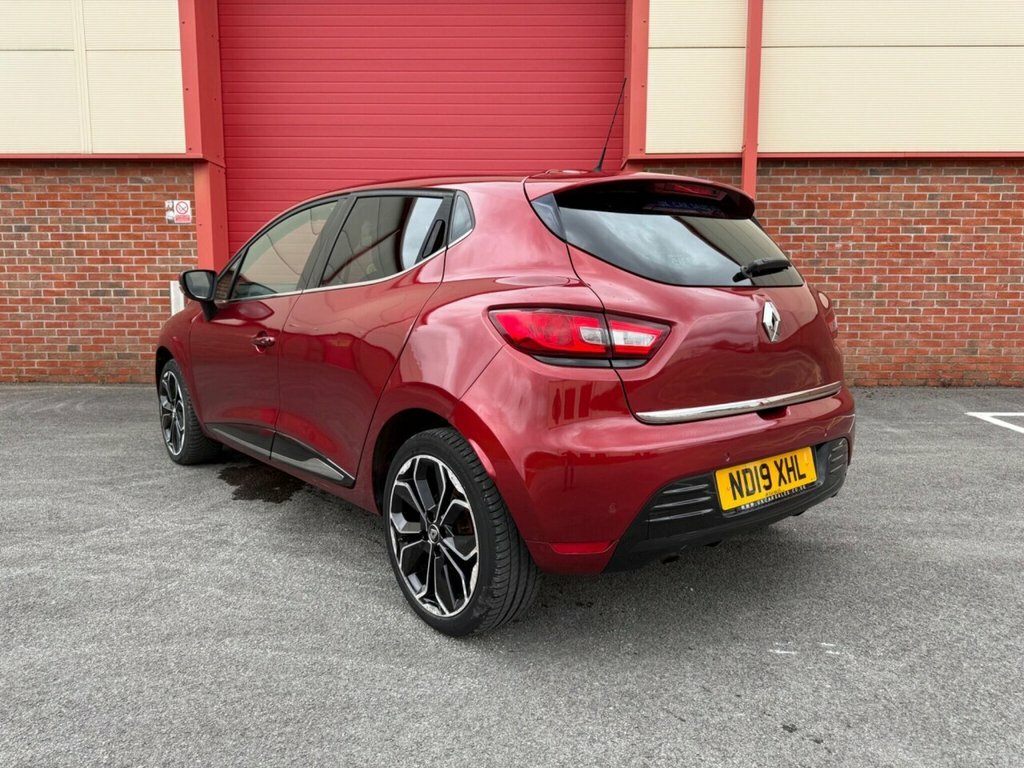 Renault Clio Hatchback ND19XHL Red #2