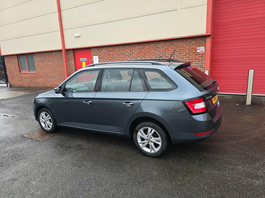Skoda Fabia Estate VA68ETX Grey #4