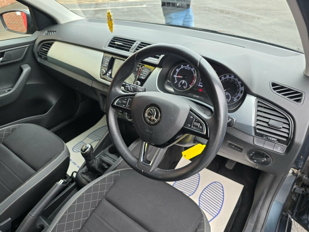 Skoda Fabia Estate VA68ETX Grey #3