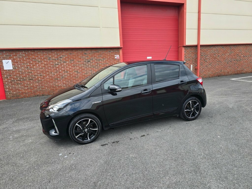 Toyota Yaris Hatchback FL68WXF Black #6
