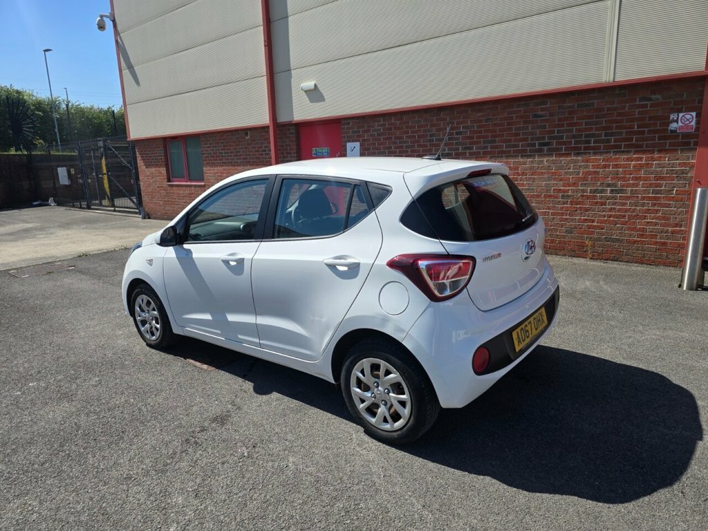 Hyundai I10 1L Se AO67OHX White #2