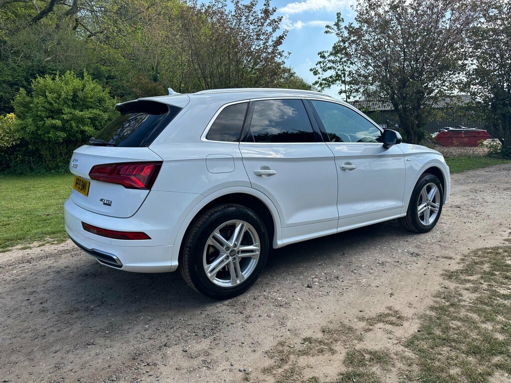 Audi Q5 2.0 Tdi 40 S Line S Tronic Quattro Euro 6 Ss VF19BMV White #2