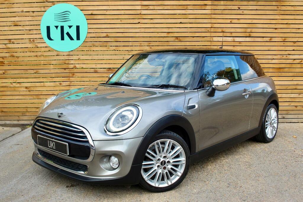 Mini Hatch 1.5 3-Door Hatch Cooper Exclusive Silver