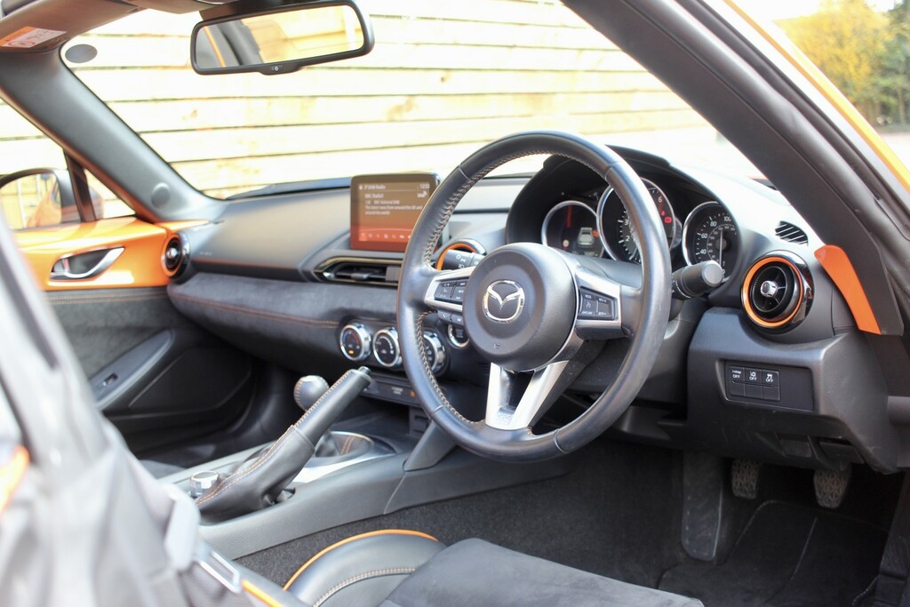 Mazda MX-5 RF 2.0 Skyactiv-g 30Th Anniversary Edition Orange