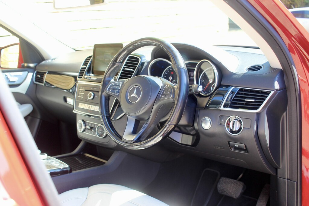 Mercedes-Benz GLS Class 3.0 Gls350d V6 Amg Line Red #3