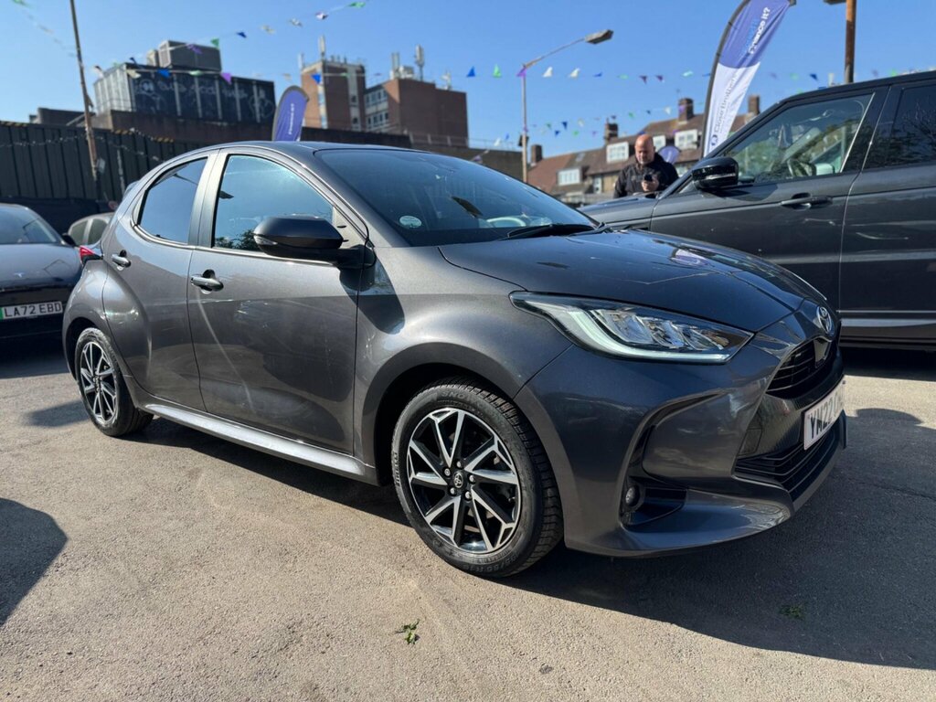Toyota Yaris 1.5 Vvt-h Design E-cvt Euro 6 Ss YM22CHZ Grey #4