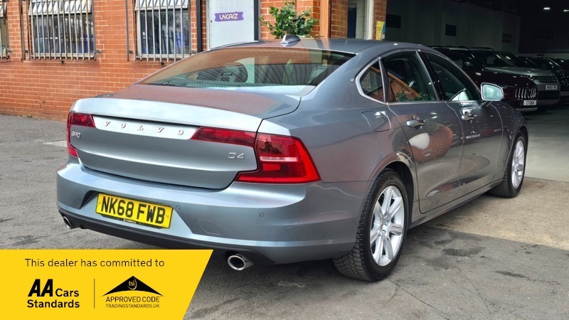 Volvo S90 2.0 D4 Momentum Saloon NK68FWB Grey #3