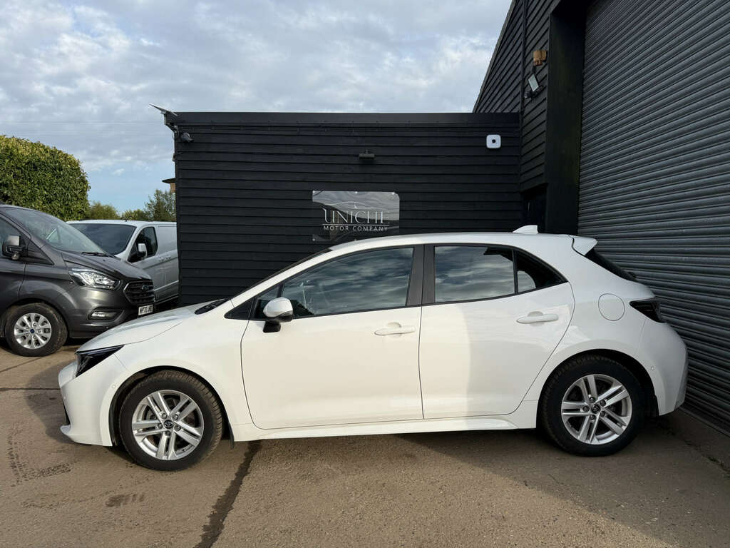 Toyota Corolla 1.2 Corolla Icon Tech Vvt-i White #2