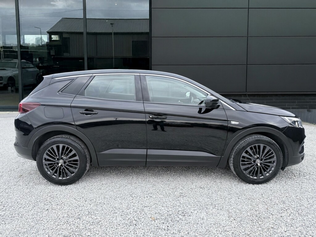 Vauxhall Grandland X 1.5 Turbo D Business Edition Nav 2020 VN69FJX Black #2