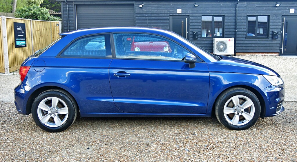 Audi A1 Hatchback 1.6 115Hp Tdi Se 2015 NJ65WUD Blue #2