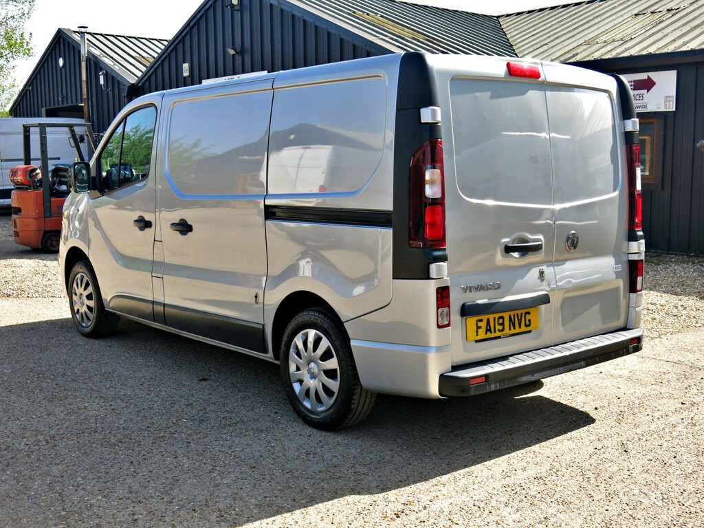 Vauxhall Vivaro Panel Van 1.6 Cdti 120Hp Aircon 2900 Sportive 201 FA19NVG Silver #5