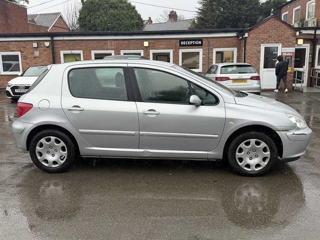 Peugeot 307 1.6 16V S Black #5