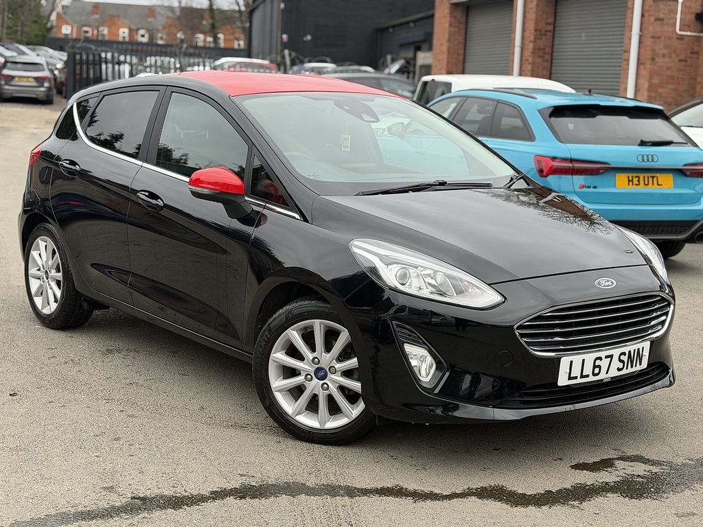 Ford Fiesta 1.0T Ecoboost Titanium Hatchback E LL67SNN Black